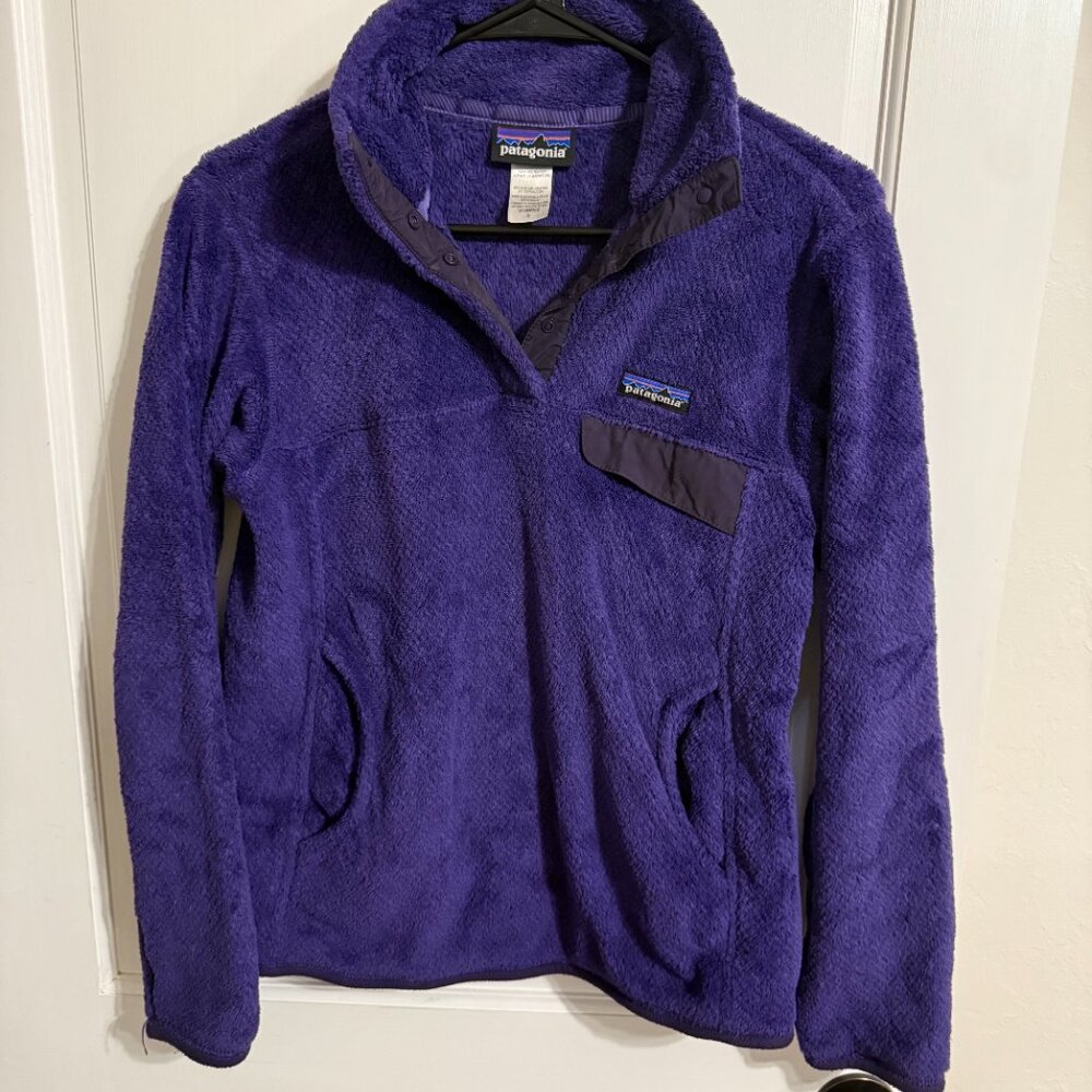 SOLD:
Patagonia Women's Synchilla Pull-Over in Ultra Violet Purple - Picture 4 of 8
